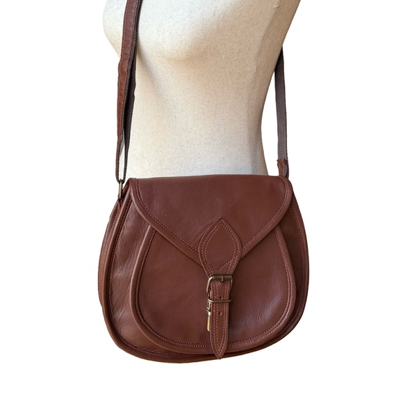 Handbags - Elegant Brown Leather Shoulder Bag